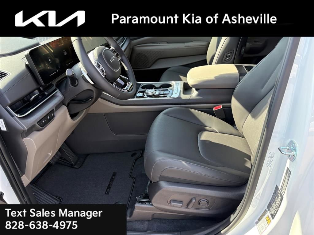 New 2026 Kia Carnival EX image 18