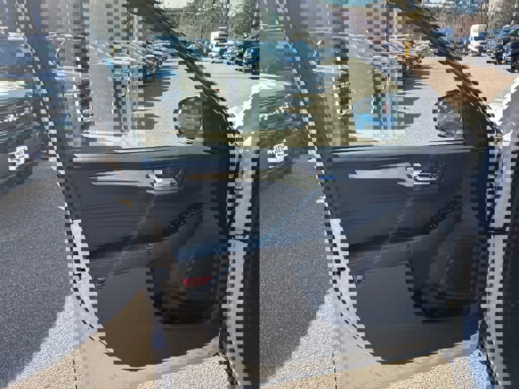 New 2025 Ford Escape SE image 15