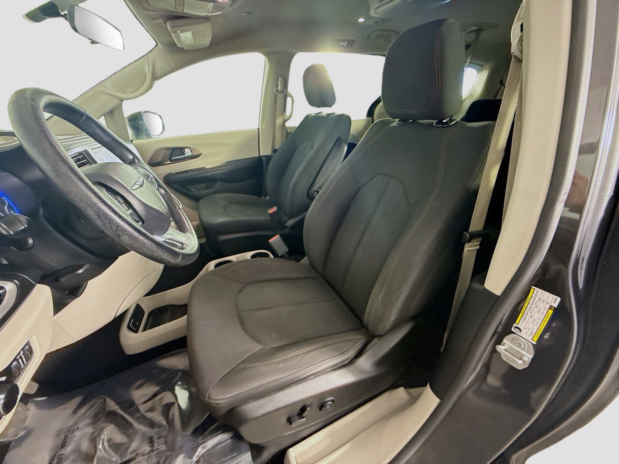 Used 2019 Chrysler Pacifica LX w/ Tire & Wheel Group image 22