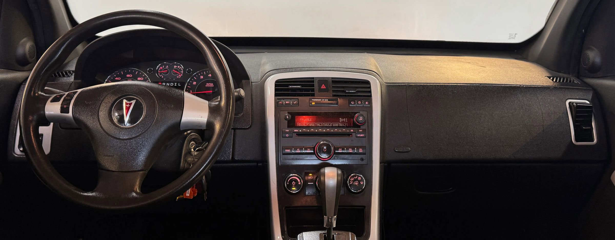 Used 2008 Pontiac Torrent 2WD image 25