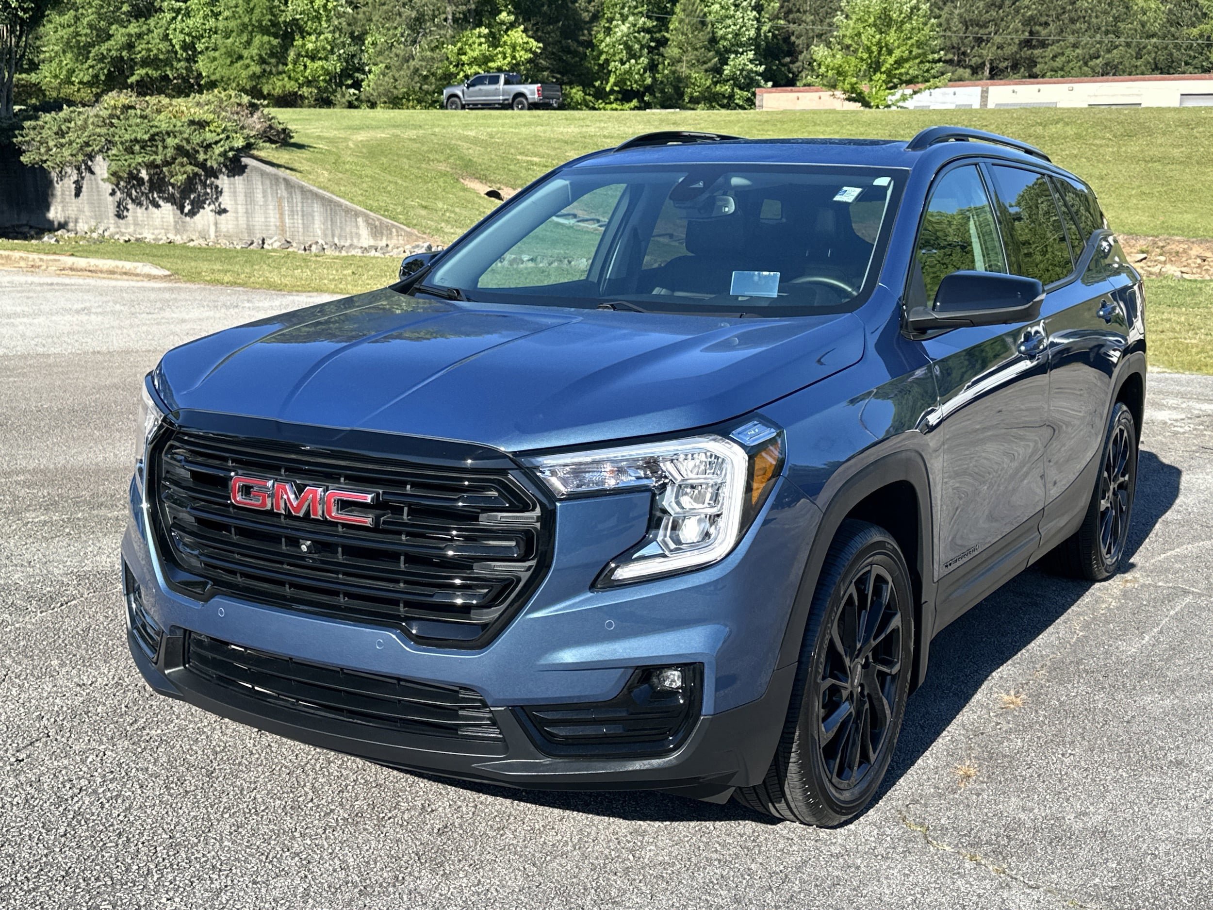 Used 2024 GMC Terrain SLT w/ Tech Package AWD/4WD image 7