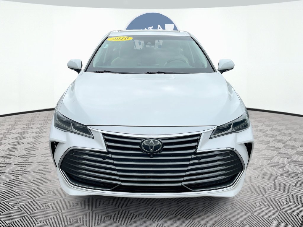 Used 2019 Toyota Avalon Limited w/ Advanced Safety Package FWD image 2
