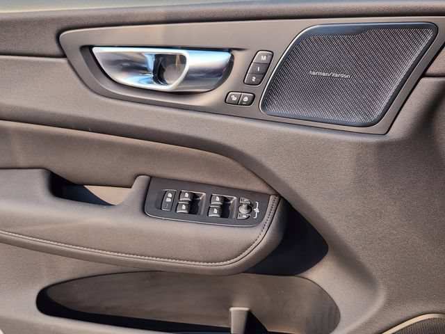 New 2026 Volvo XC60 T8 Ultra w/ Climate Package AWD/4WD image 9