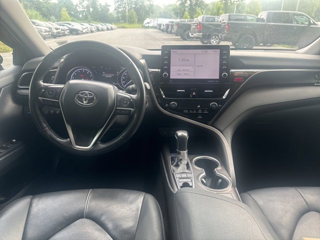 Used 2022 Toyota Camry XLE image 9