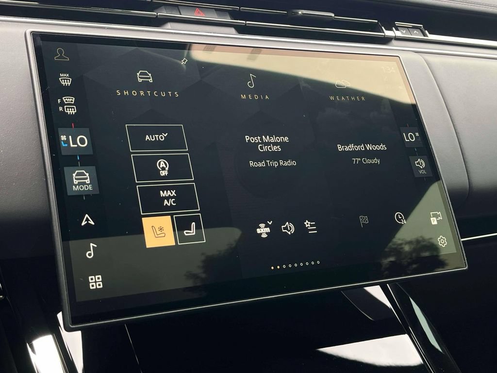 Used 2025 Land Rover Range Rover Sport SE AWD/4WD image 20