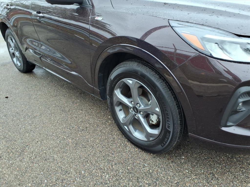 Certified 2023 Ford Escape ST-Line Select w/ Tech Pack #2 image 5