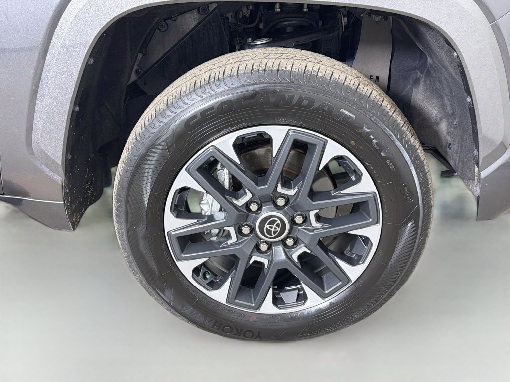 Used 2024 Toyota Tundra Limited AWD/4WD image 27