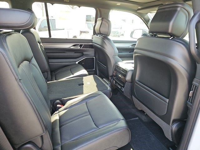 New 2026 Jeep Grand Wagoneer Limited AWD/4WD image 16