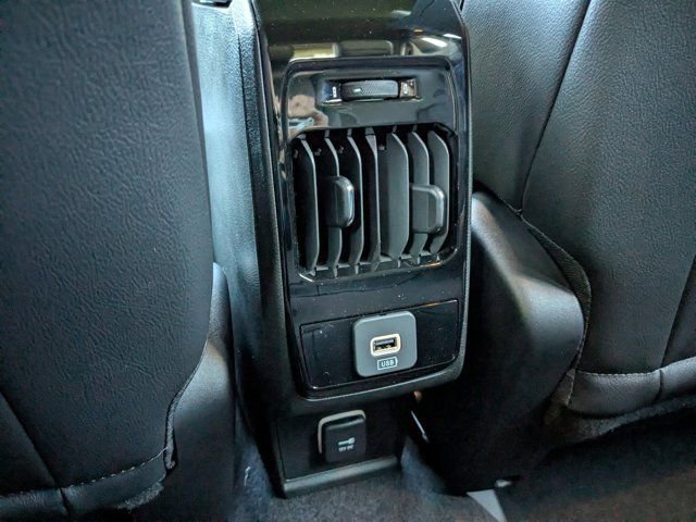 New 2026 Jeep Compass Latitude image 13