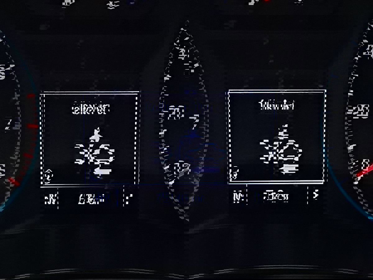 Used 2019 Chevrolet Malibu LT w/ Driver Confidence Package II image 10