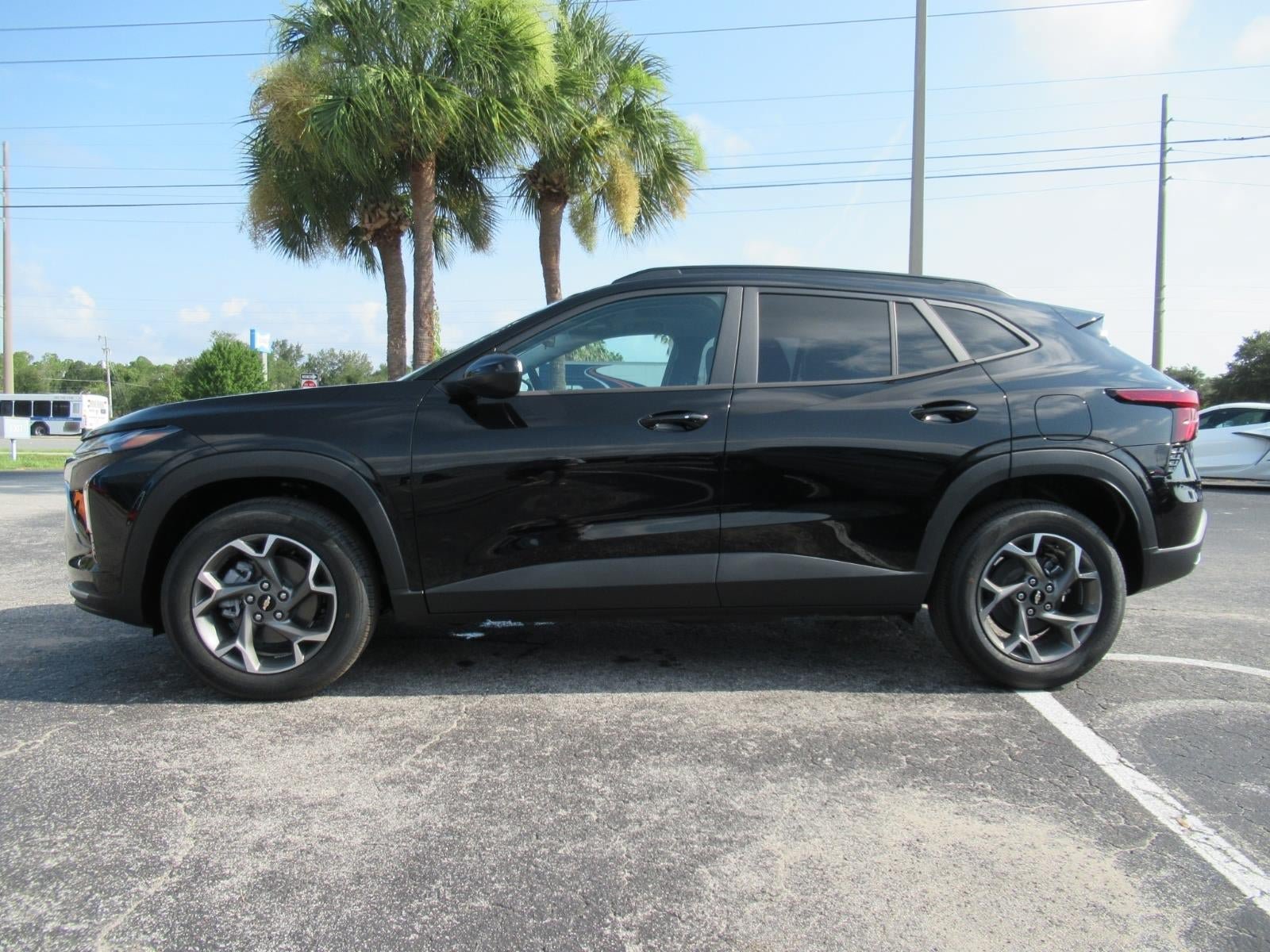 New 2026 Chevrolet Trax LT w/ Sunroof Package FWD image 2