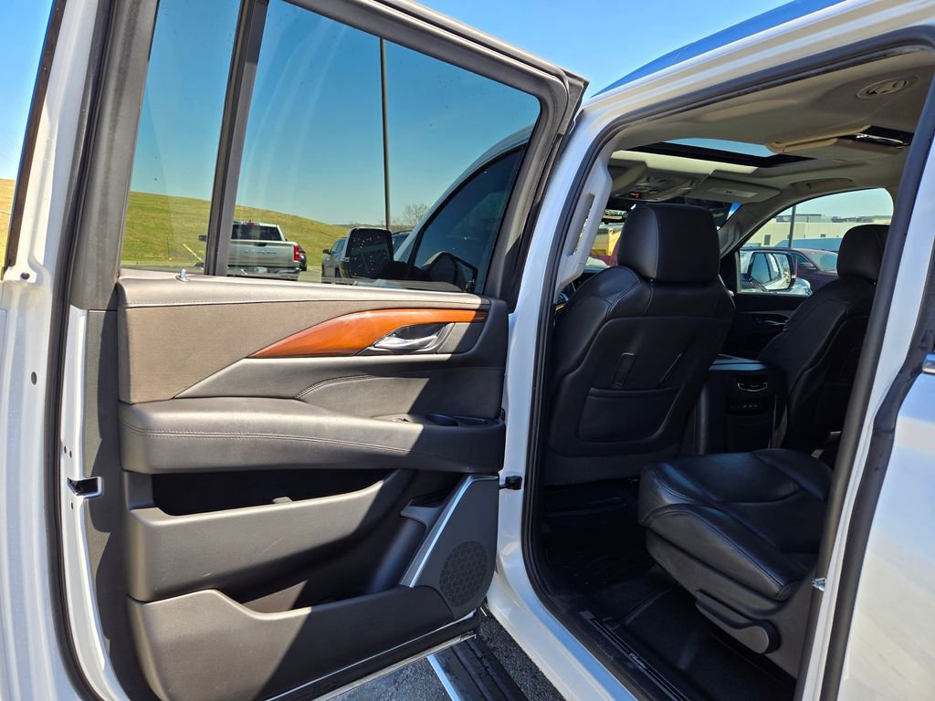 Used 2018 Cadillac Escalade ESV Premium Luxury image 28
