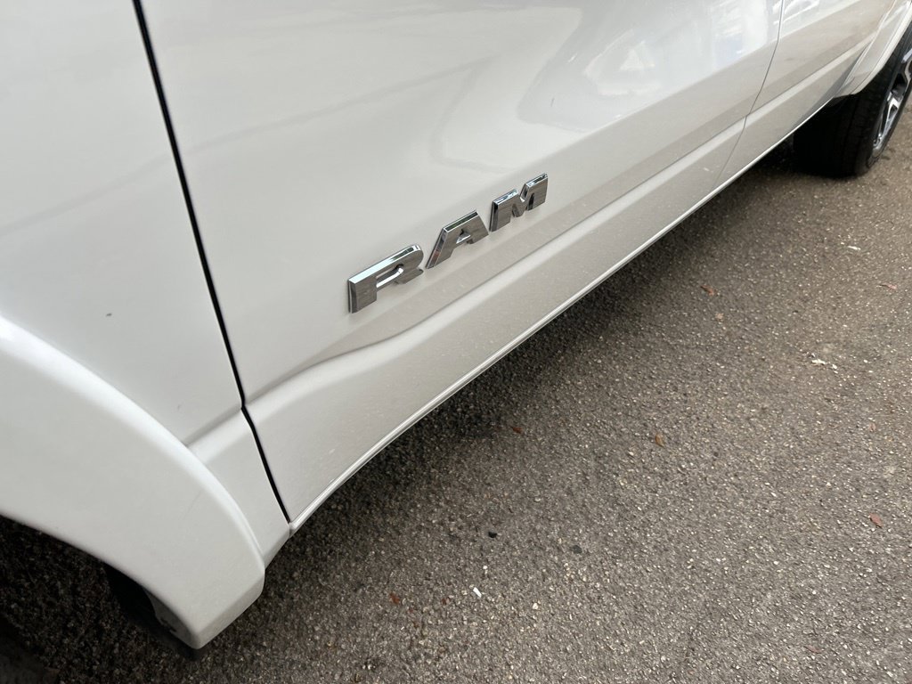 Used 2026 RAM 1500 Laramie AWD/4WD image 17
