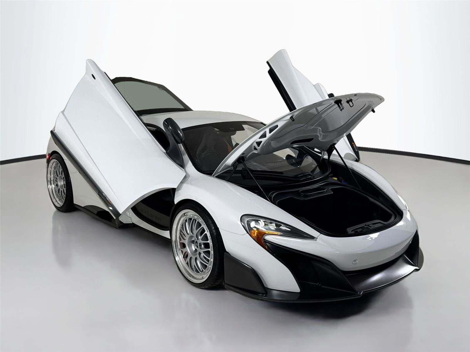 Used 2016 McLaren 675LT Coupe image 40