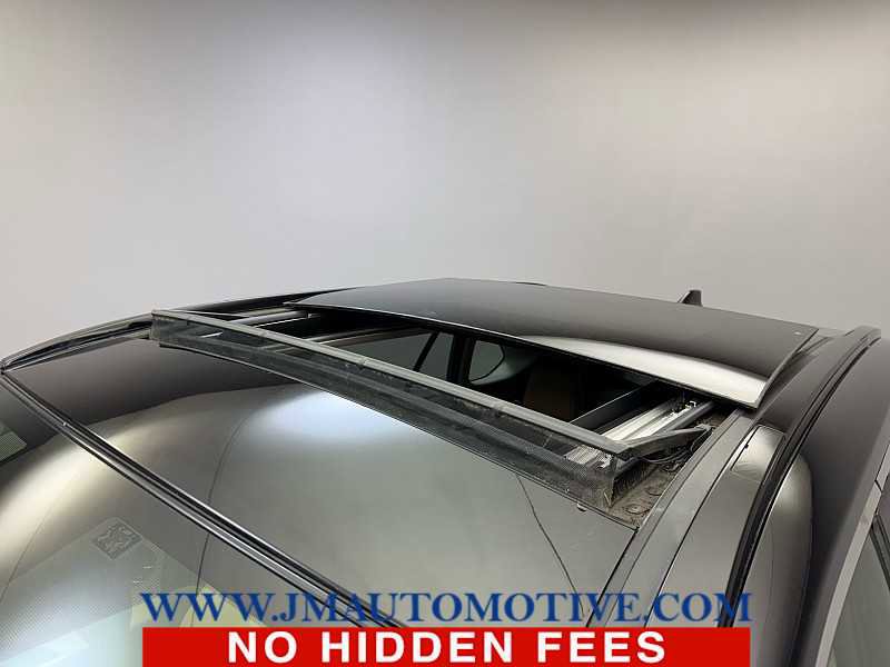 Used 2020 Toyota RAV4 Limited image 11