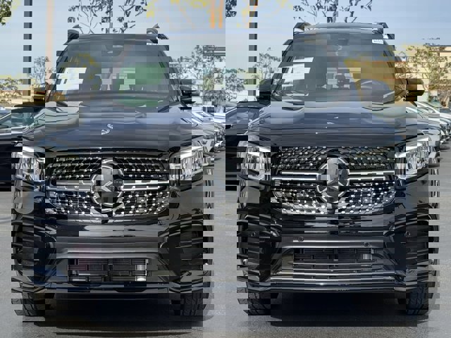 Used 2024 Mercedes-Benz GLB 250 image 3