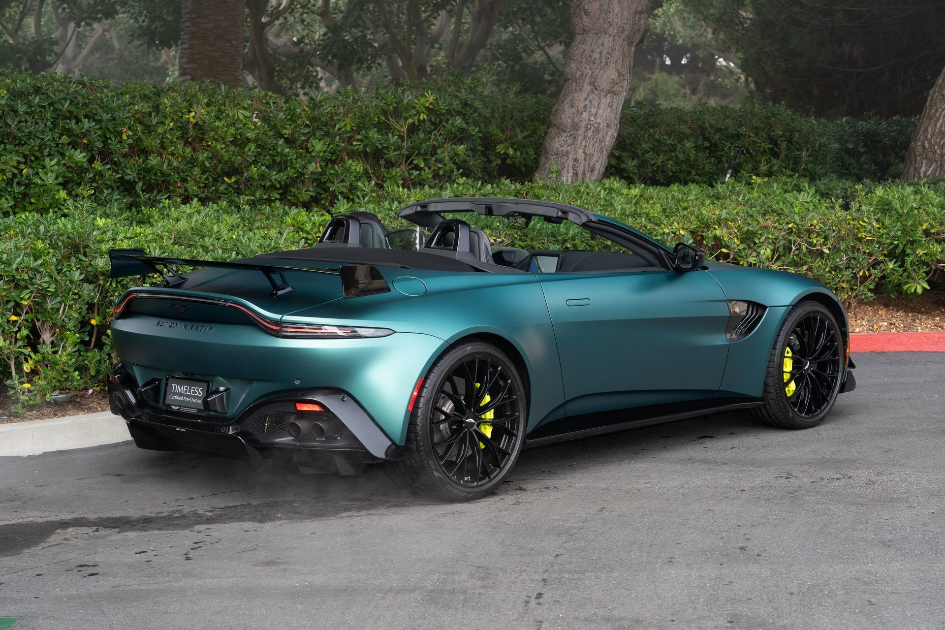 Used 2023 Aston Martin V8 Vantage Roadster image 4