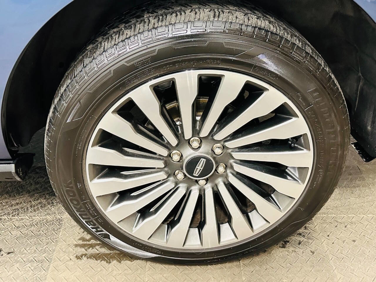 Used 2019 Lincoln Navigator Reserve w/ Cargo Package AWD/4WD image 33