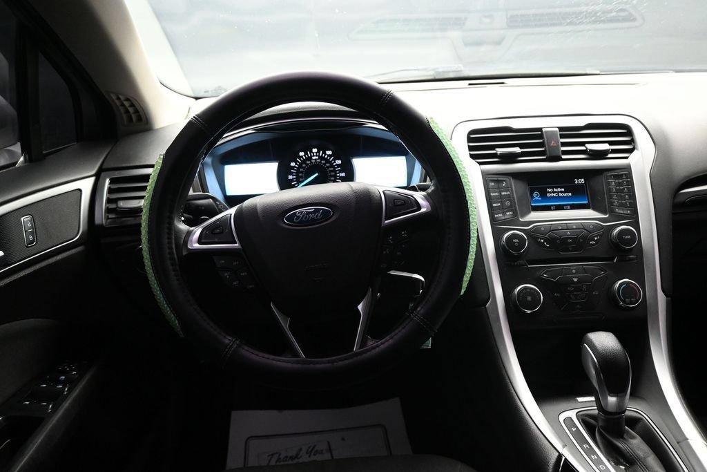 Used 2016 Ford Fusion SE AWD/4WD image 13