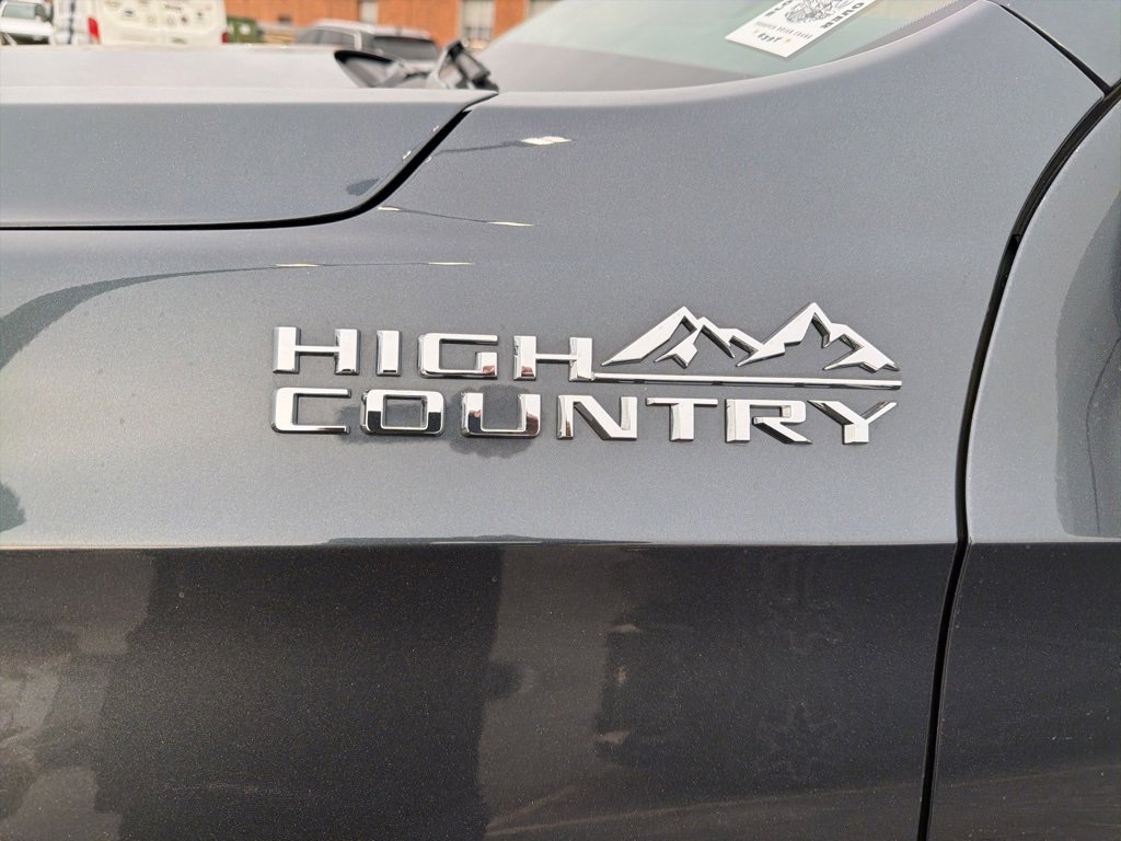 Used 2021 Chevrolet Tahoe High Country w/ Premium Package image 3