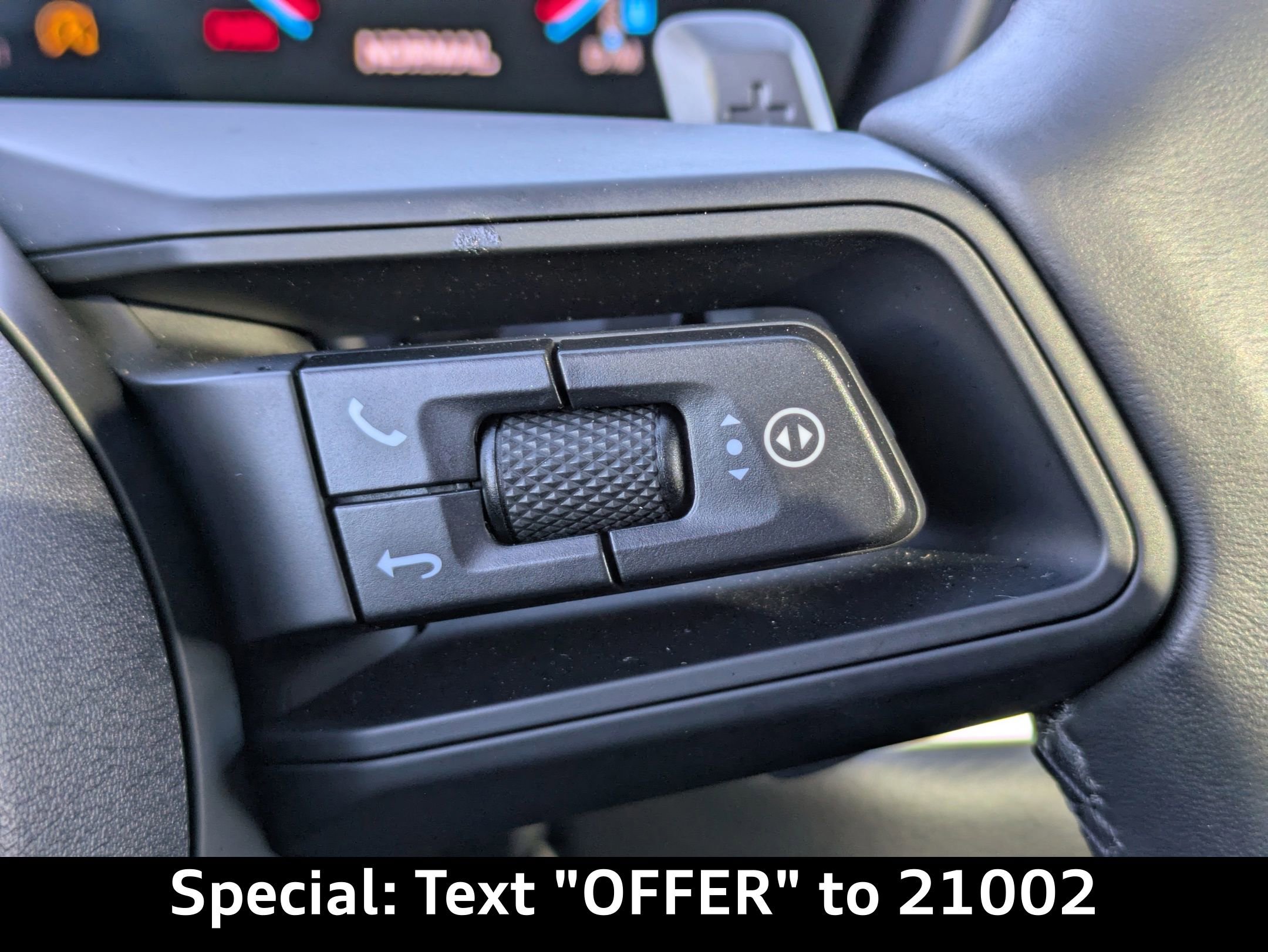 Used 2024 Porsche Cayenne Base image 33