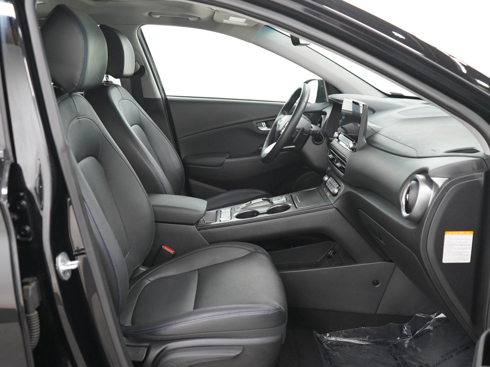 Used 2023 Hyundai Kona Limited FWD image 11