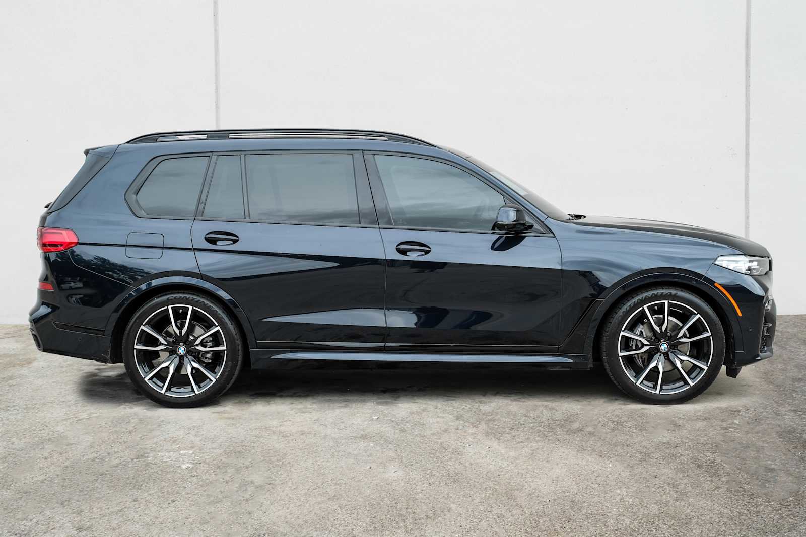 Used 2022 BMW X7 xDrive40i w/ M Sport Package image 8