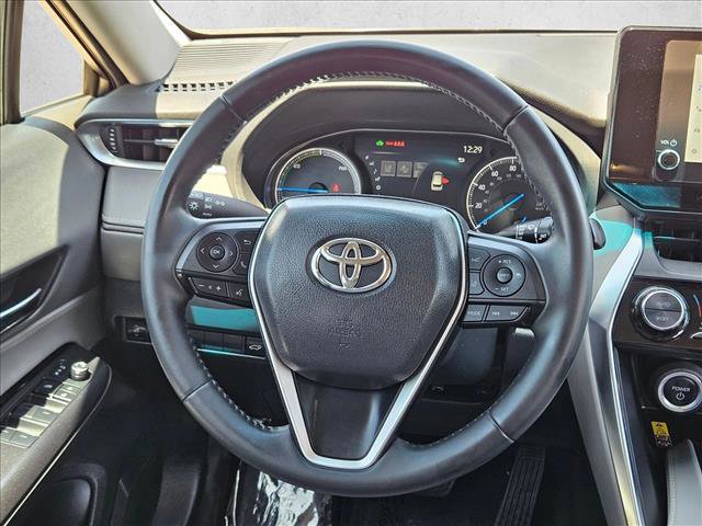 Used 2023 Toyota Venza LE AWD/4WD image 14