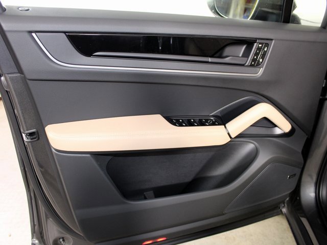New 2025 Porsche Cayenne image 18