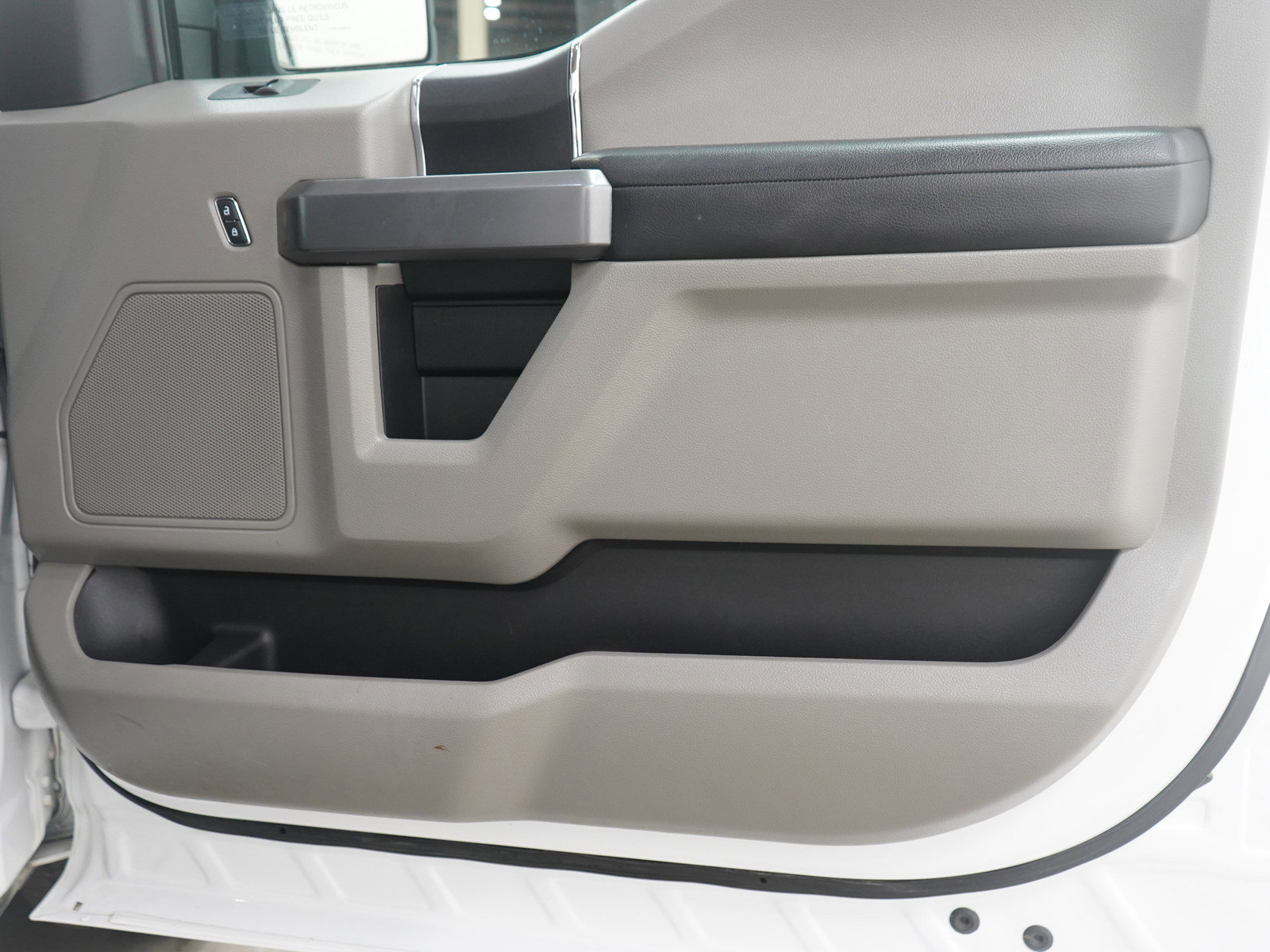 Used 2020 Ford F150 XLT image 9