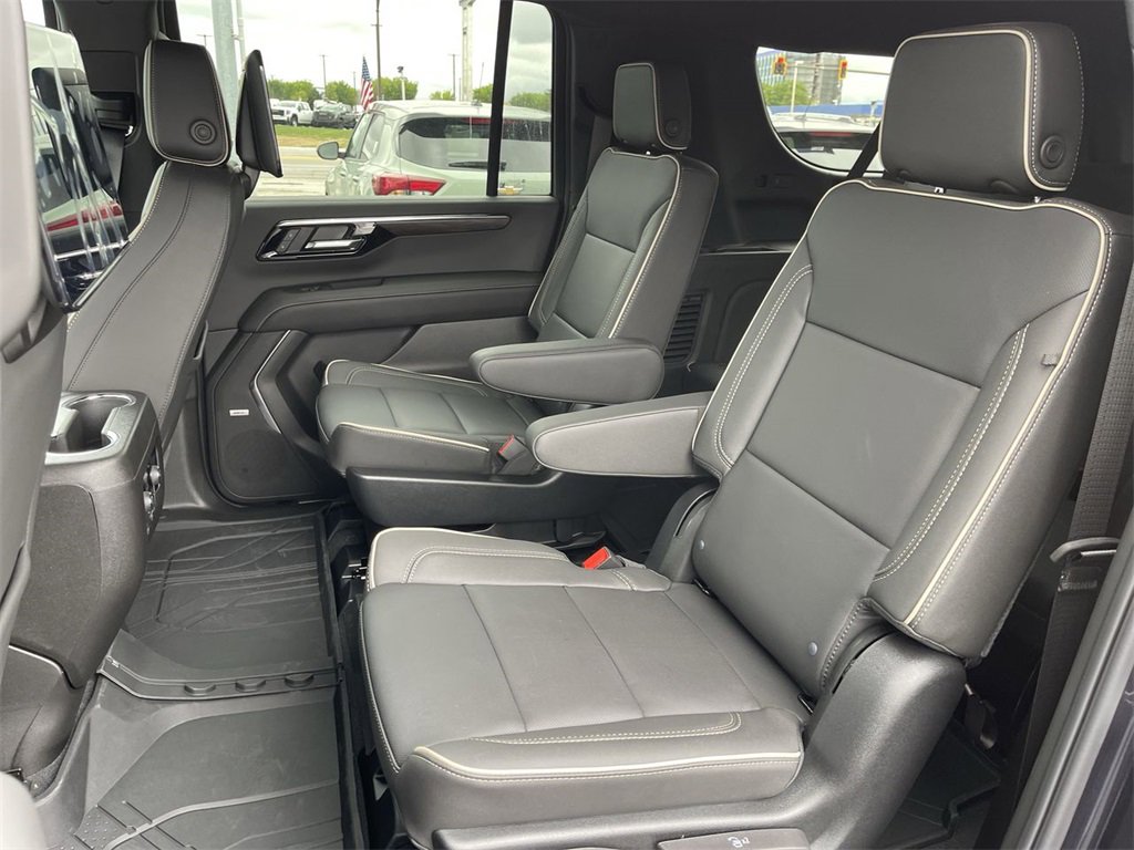 New 2025 Chevrolet Suburban Premier image 23