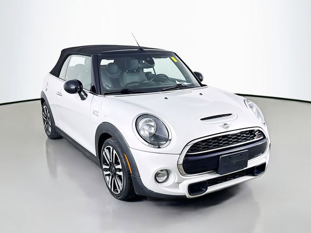 Used 2019 MINI Cooper S w/ Signature Upholstery Package FWD image 3
