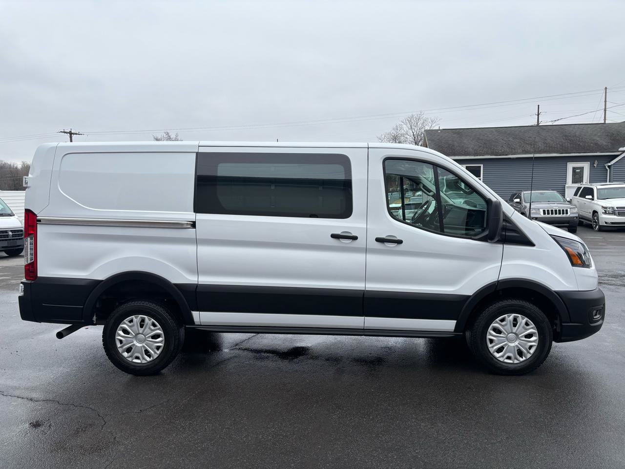 Used 2024 Ford Transit 250 Low Roof w/ Exterior Upgrade Package RWD image 6