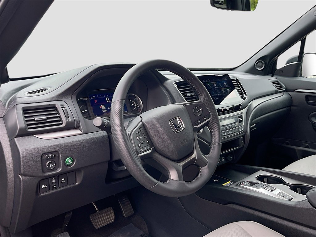 Used 2025 Honda Passport EX-L image 9