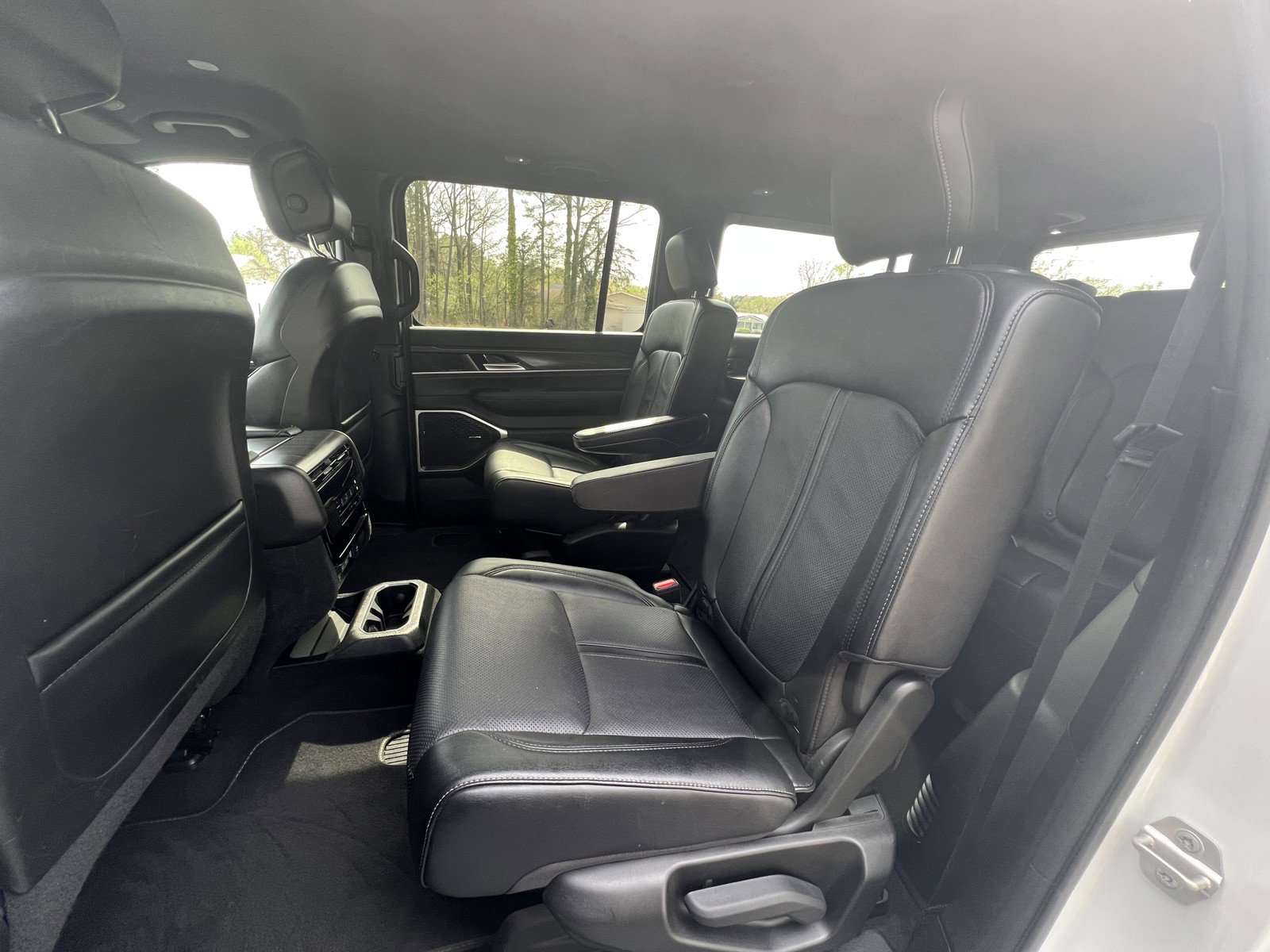 Used 2024 Jeep Wagoneer Series II AWD/4WD image 12