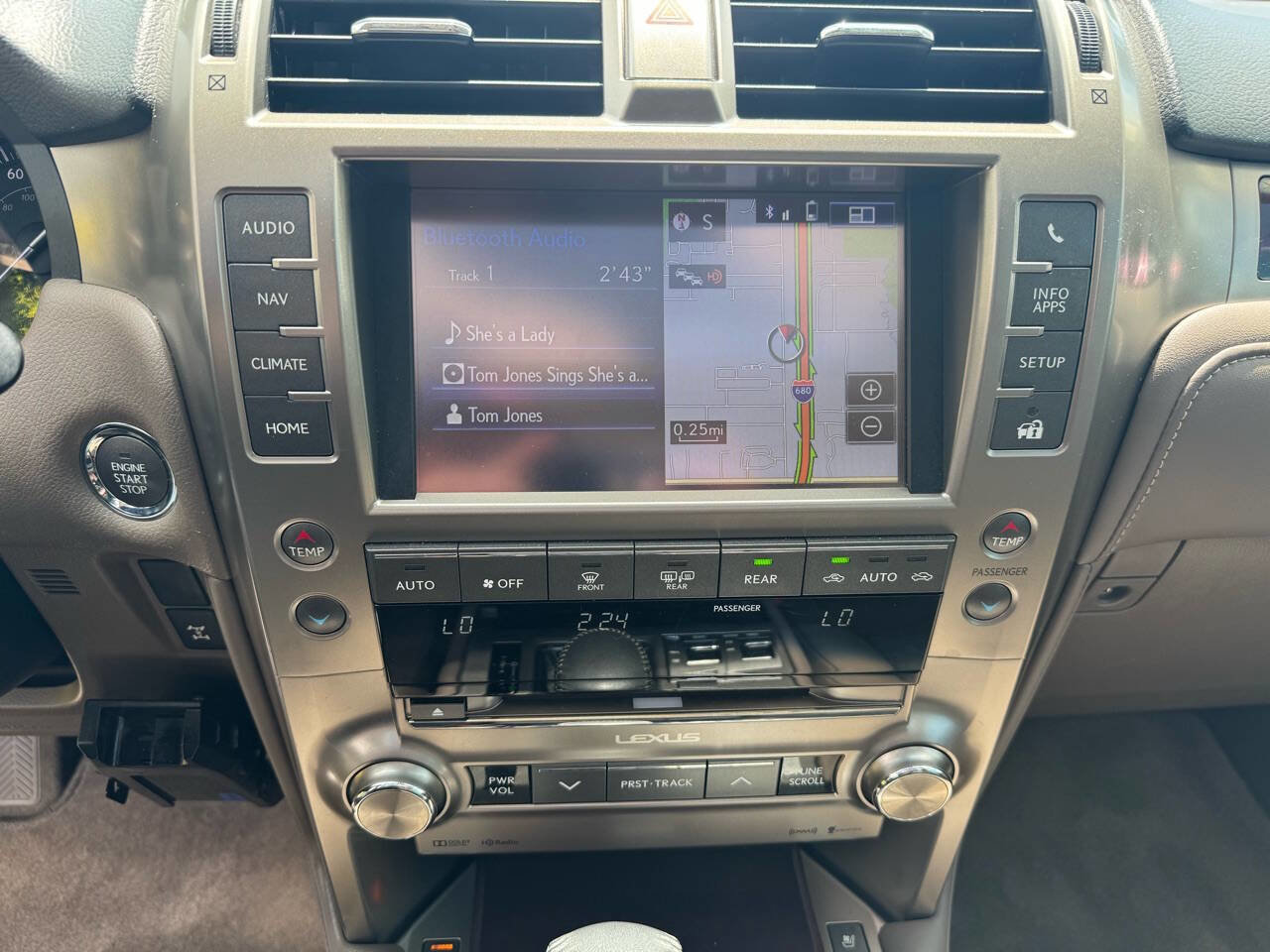 Used 2014 Lexus GX 460 image 24