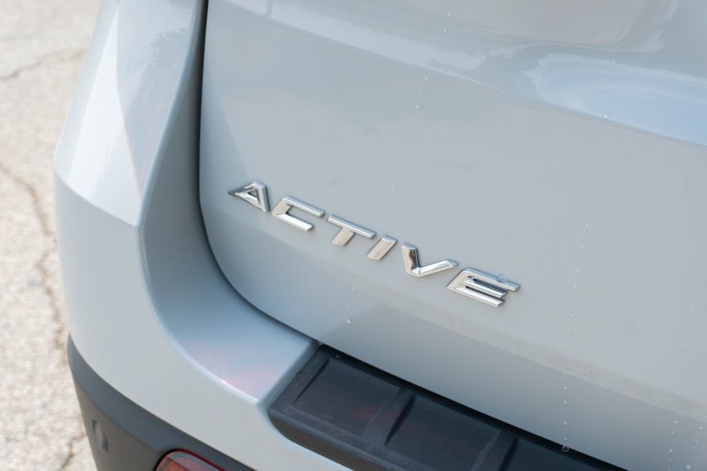Used 2025 Ford Explorer Active w/ Active Comfort Package RWD image 12