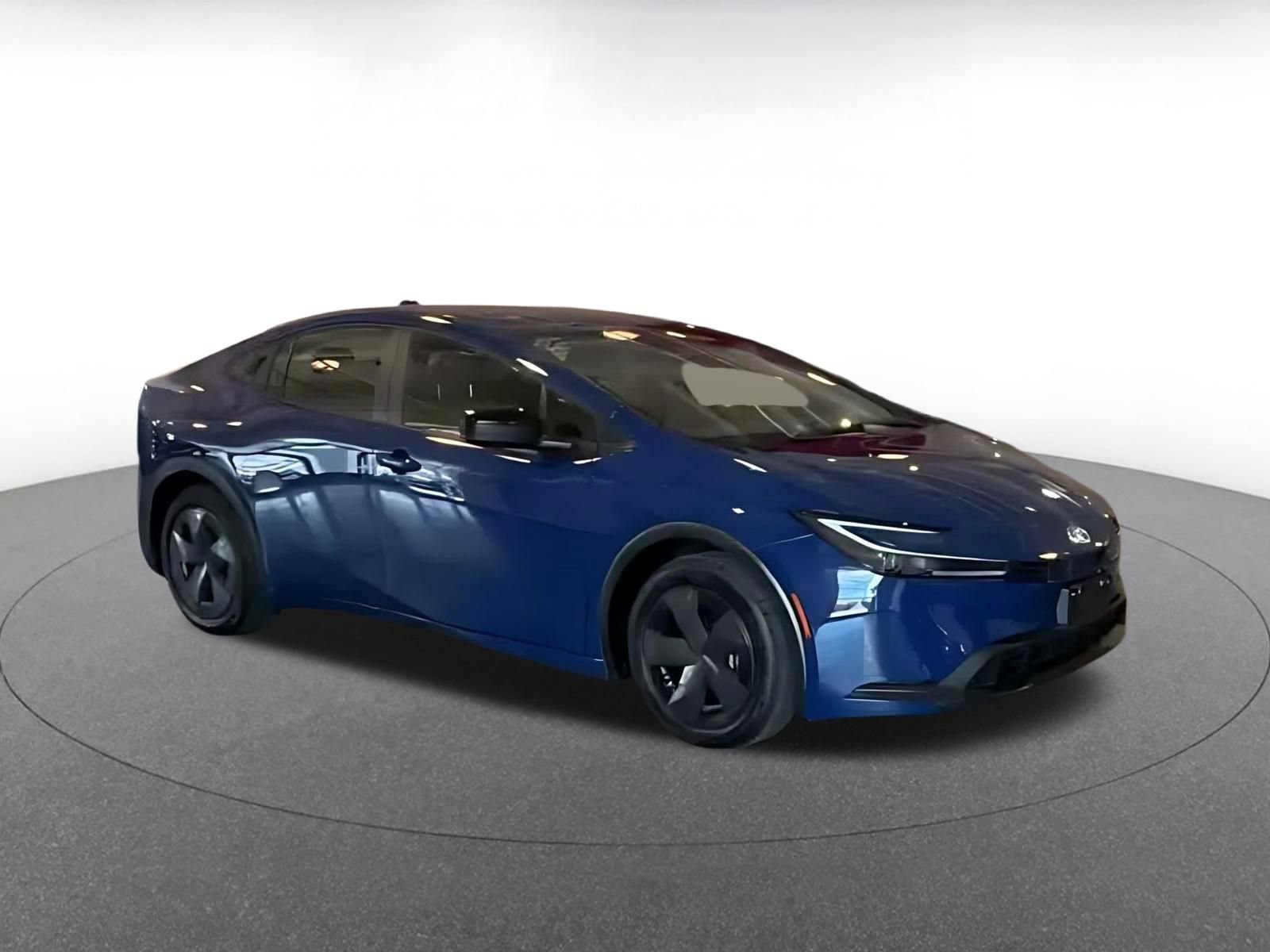 Used 2025 Toyota Prius LE FWD image 2