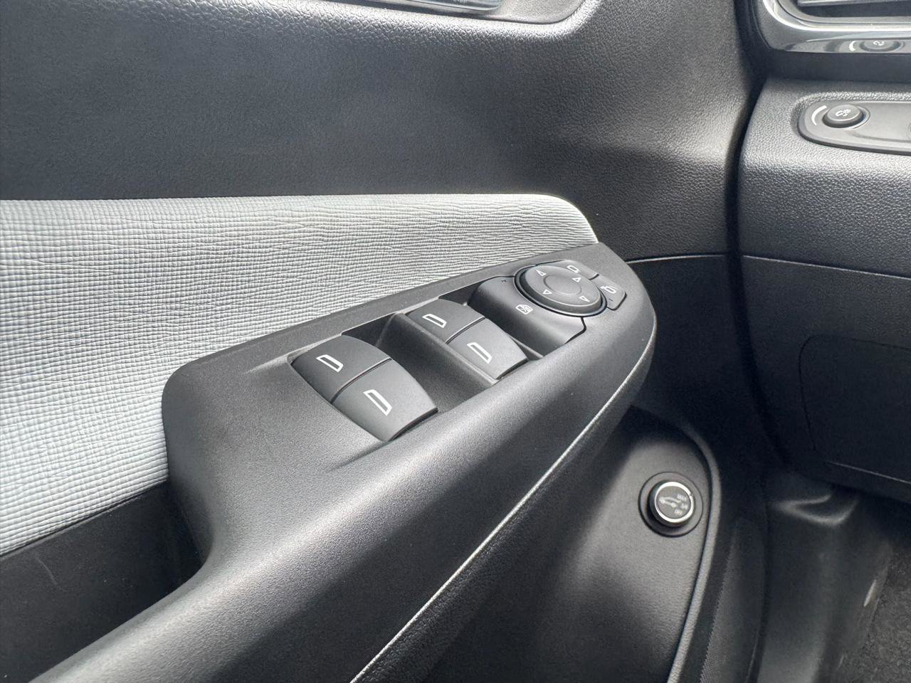 Used 2025 Buick Envista Preferred w/ Convenience I Package image 43