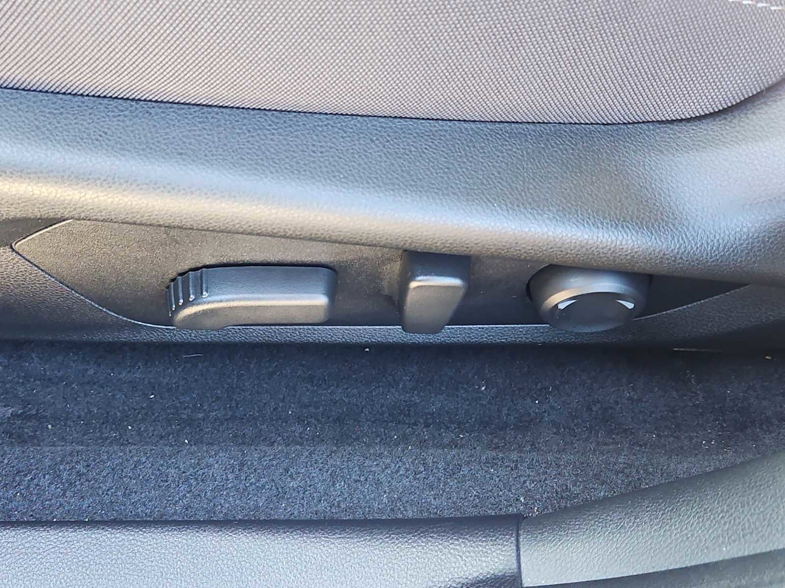 Used 2025 Subaru Crosstrek 2.0i Premium AWD/4WD image 21