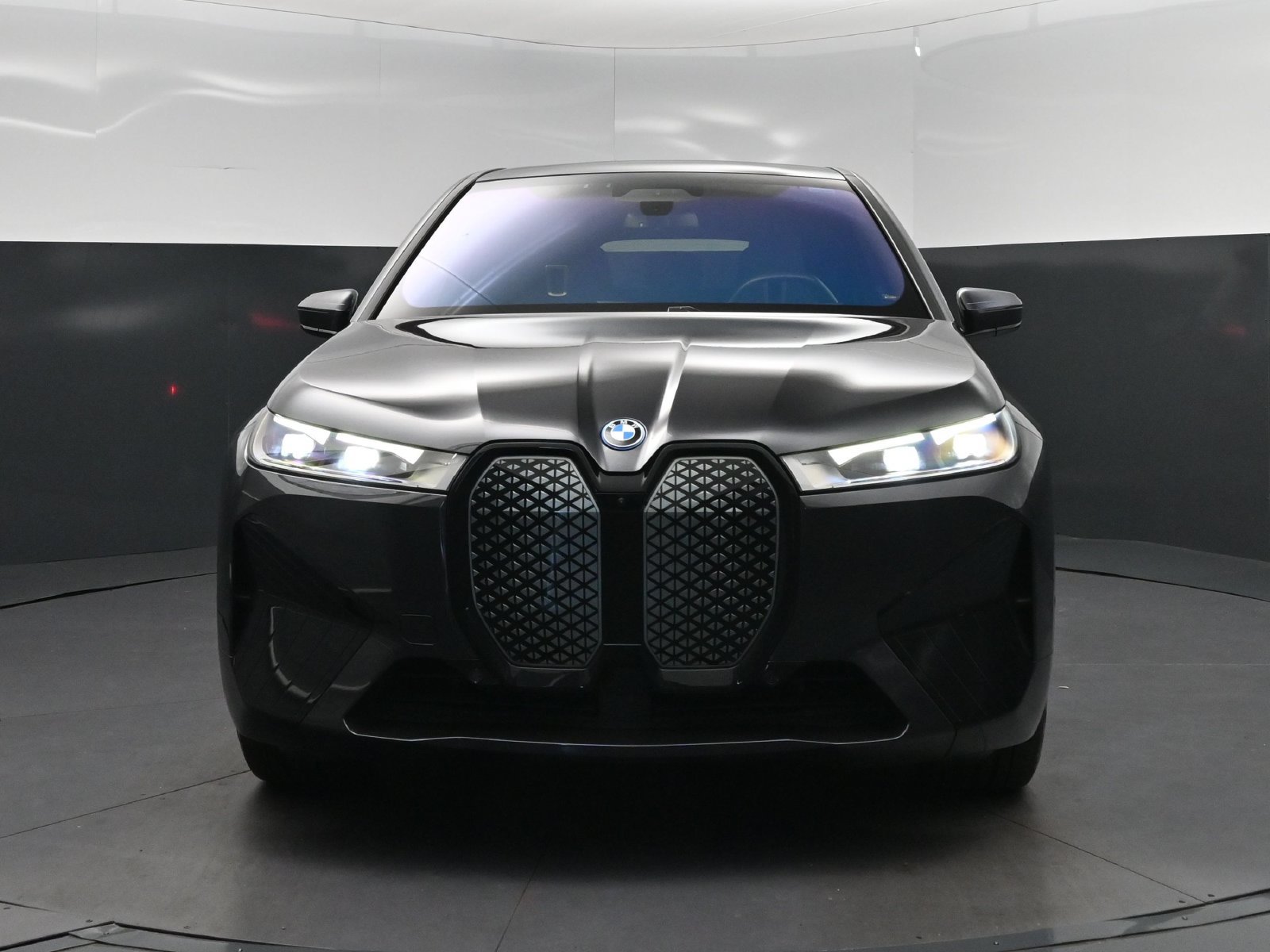 Certified 2024 BMW iX xDrive50 w/ Premium Package AWD/4WD image 10