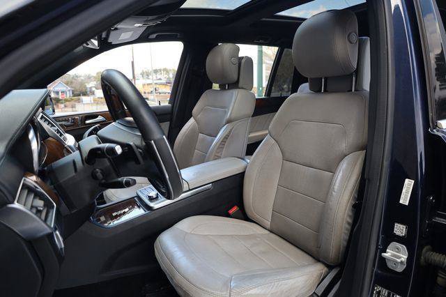 Used 2015 Mercedes-Benz GL 550 4MATIC image 20