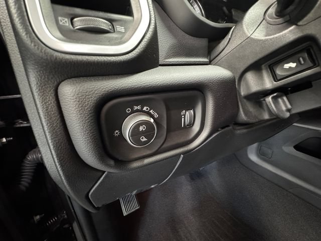 Used 2021 RAM 3500 Big Horn w/ Level B Equipment Group AWD/4WD image 25