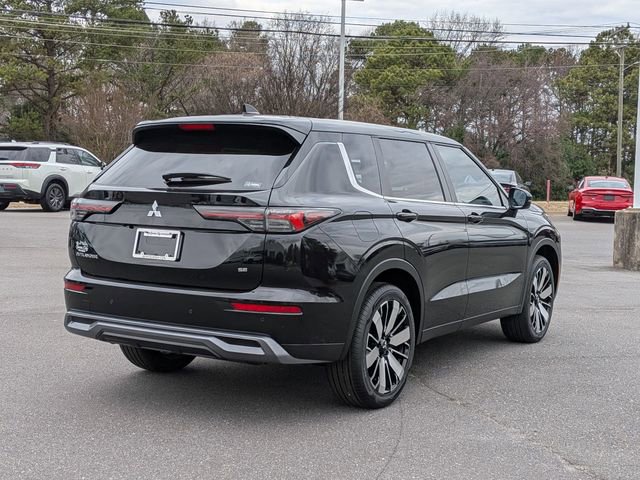 New 2025 Mitsubishi Outlander SE image 3