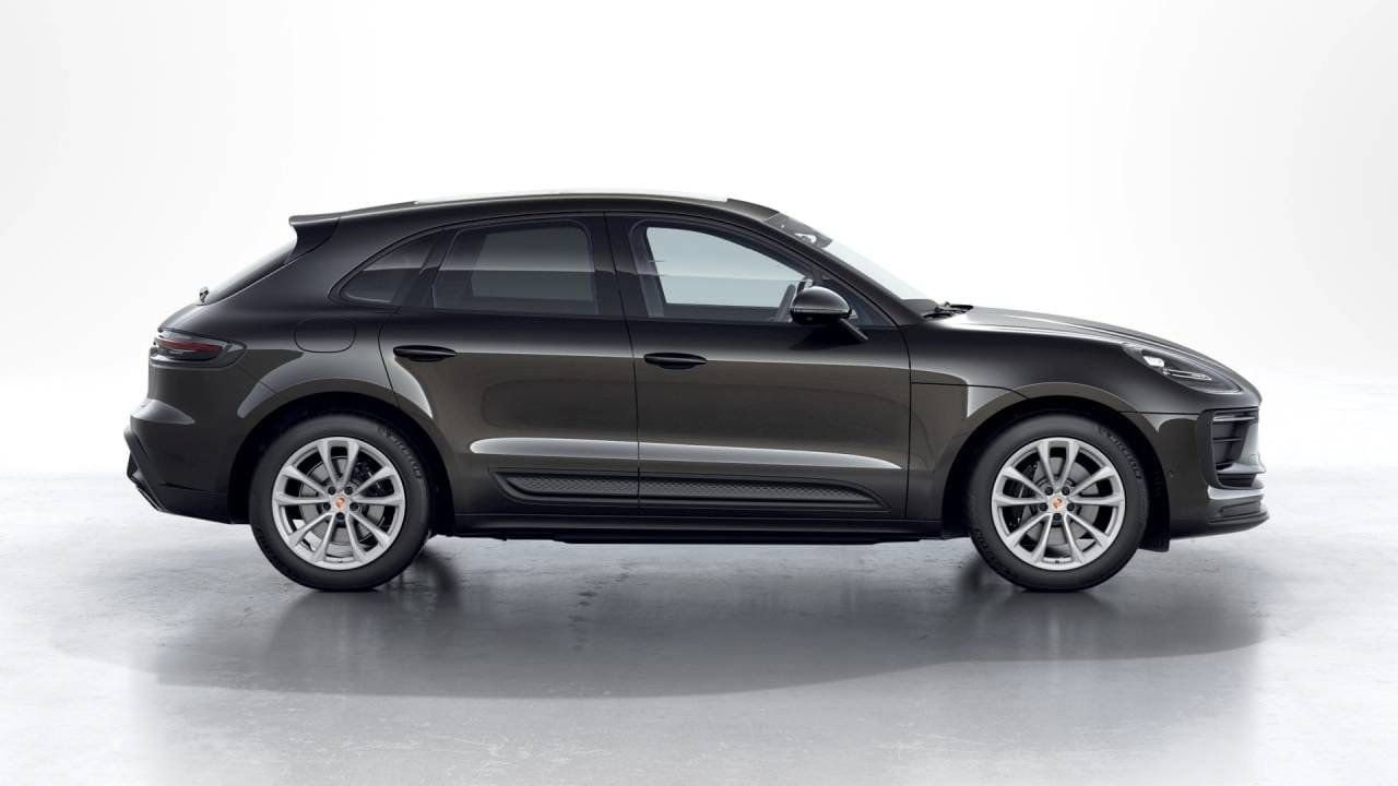 Certified 2026 Porsche Macan AWD/4WD image 9