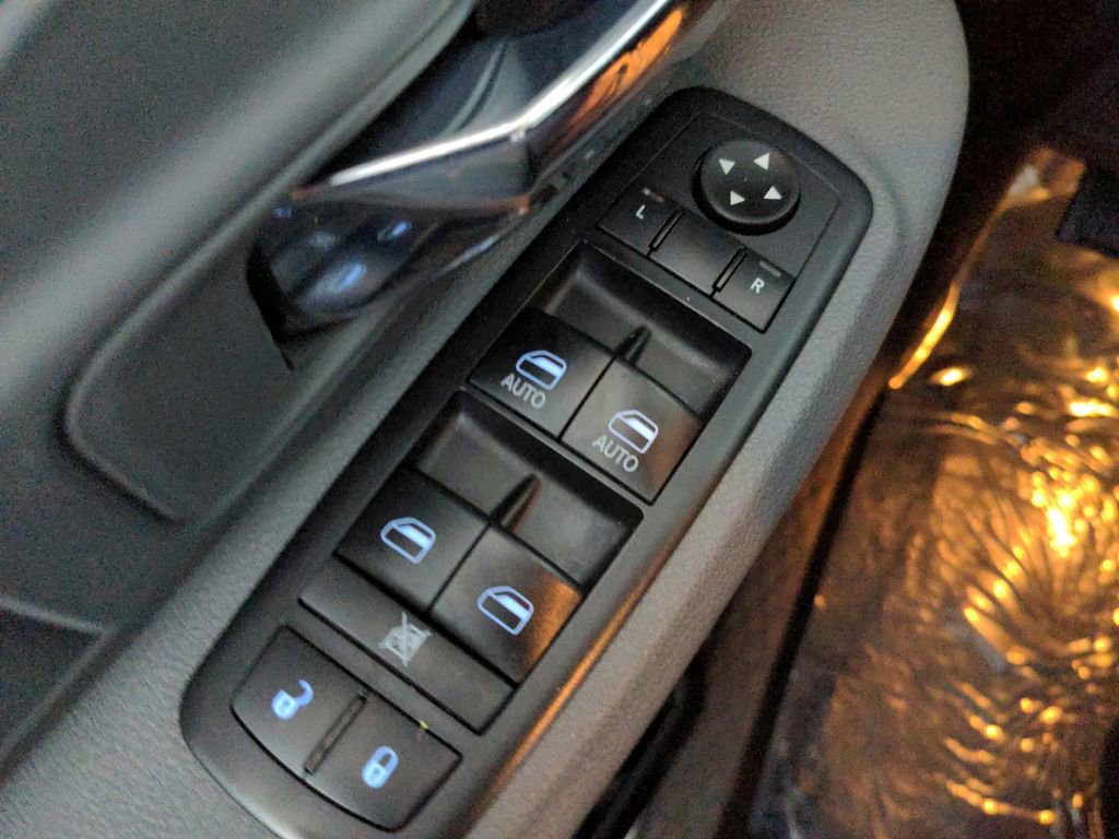 Used 2018 RAM 1500 Outdoorsman AWD/4WD image 31