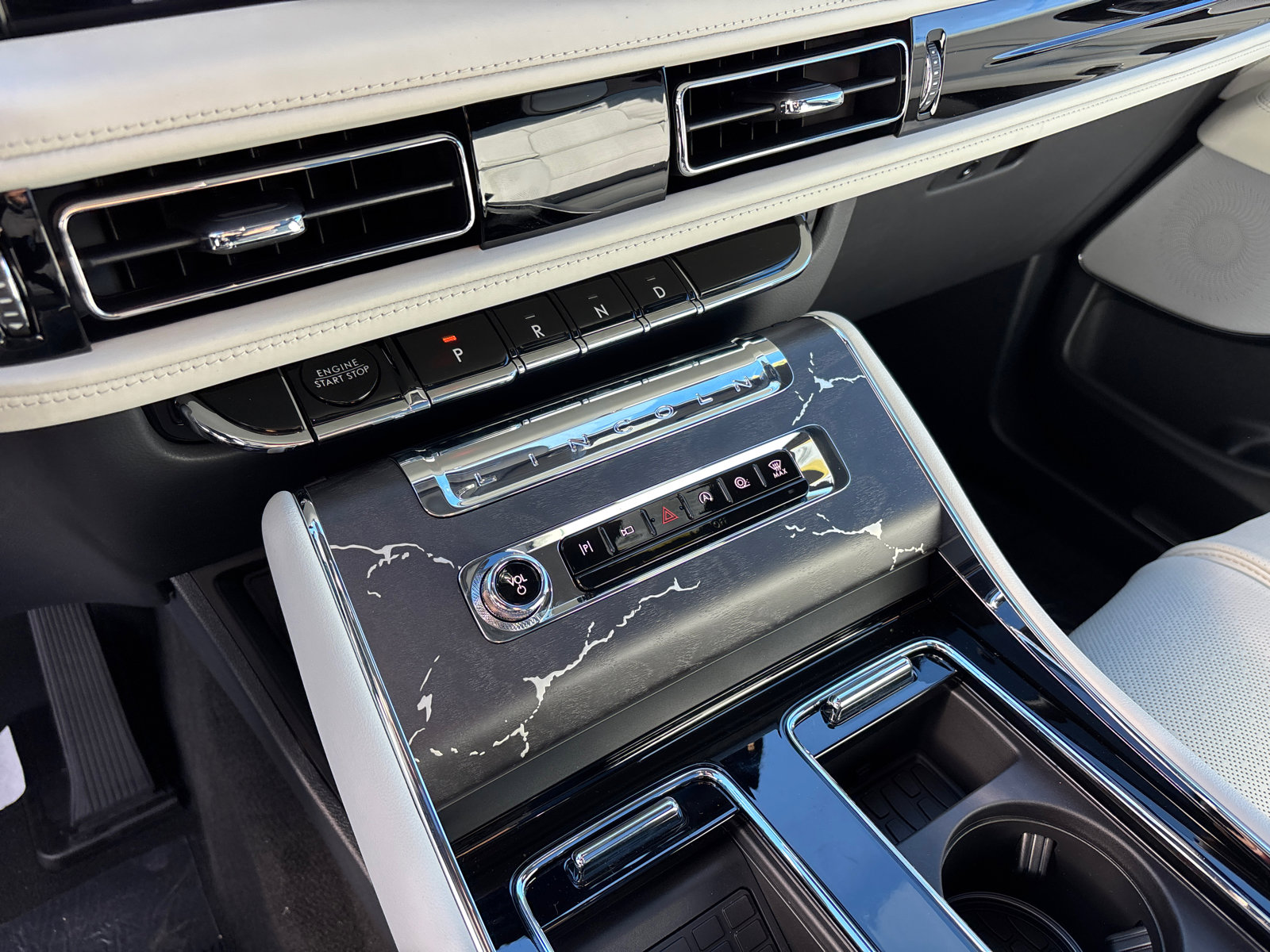 New 2026 Lincoln Aviator Black Label w/ Dynamic Handling Package image 24