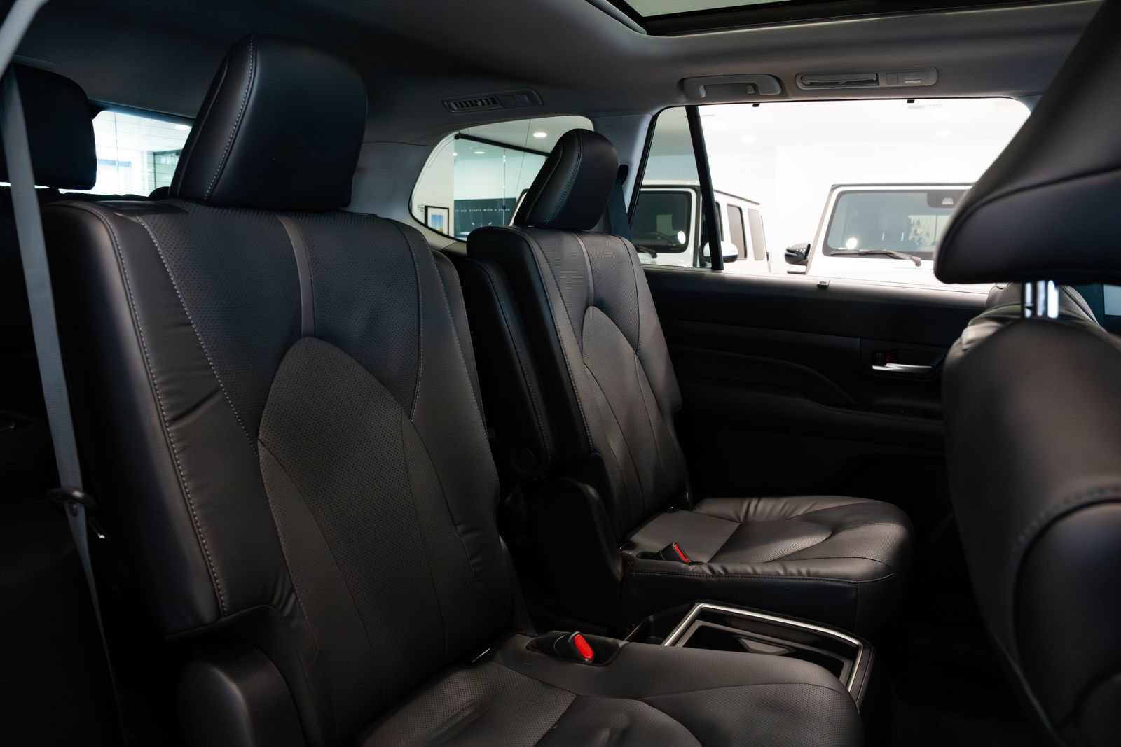 Used 2024 Toyota Grand Highlander AWD image 20