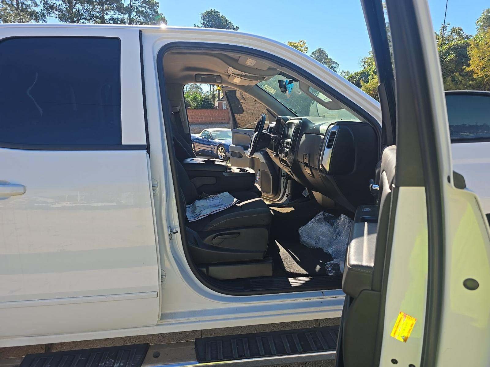 Used 2018 Chevrolet Silverado 1500 LT AWD/4WD image 6