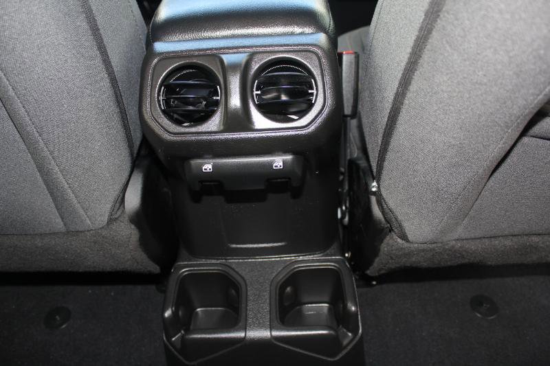 Used 2025 Jeep Wrangler Unlimited Sport image 18